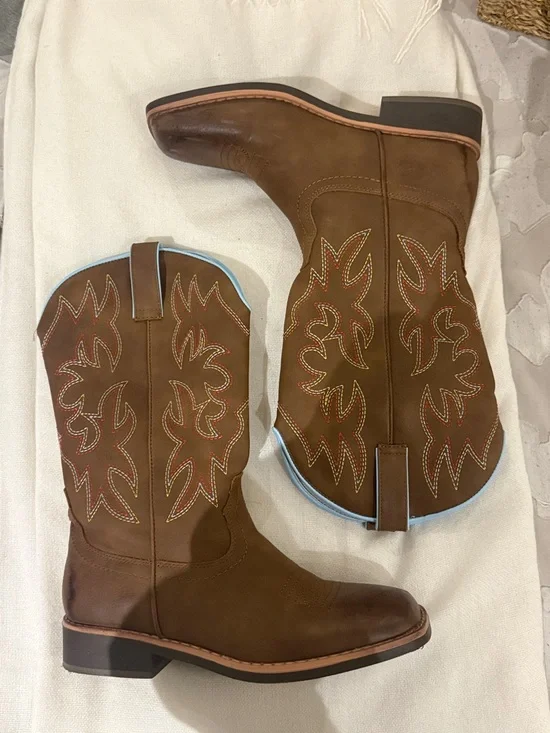 Brown Cowboy Boots with Embroidered Detail - Picture 1 of 1